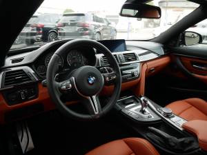 Image 11/25 of BMW M4 CS (2017)