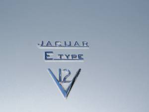 Image 19/50 of Jaguar E-Type V12 (1973)