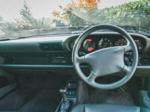 Image 2/50 of Porsche 911 Carrera (1994)