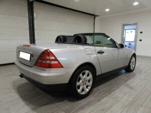 Image 4/15 de Mercedes-Benz SLK 200 Kompressor (2000)