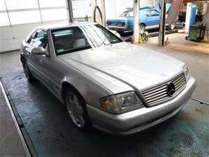 Imagen 42/49 de Mercedes-Benz SL 500 (2000)