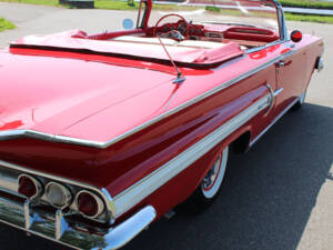 Bild 10/31 von Chevrolet Impala Convertible (1960)