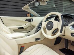 Bild 5/50 von Aston Martin Vanquish Volante (2014)