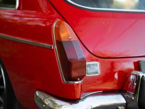 Image 29/77 of MG MGB GT (1972)