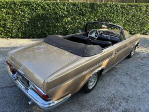 Image 8/22 of Mercedes-Benz 220 SE b (1963)