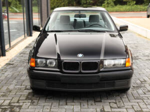Image 81/99 of BMW 320i (1996)