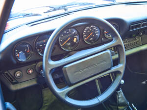 Image 13/44 of Porsche 911 SC 3.0 (1983)
