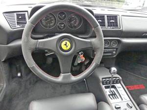 Imagen 20/32 de Ferrari F 355 Berlinetta (1995)