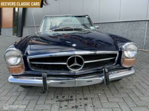 Image 2/8 de Mercedes-Benz 280 SL (1970)