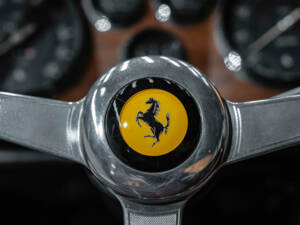 Image 24/43 of Ferrari 365 GTC (1969)