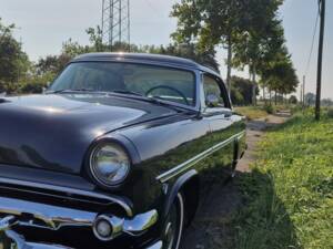 Image 15/74 of Ford Crestline Victoria (1954)