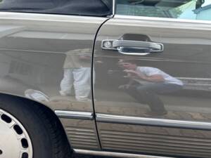 Image 19/37 of Mercedes-Benz 560 SL (1986)