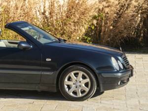 Imagen 13/50 de Mercedes-Benz CLK 230 Kompressor (2002)