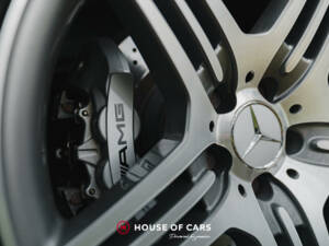 Image 21/43 de Mercedes-Benz SL 63 AMG (2008)