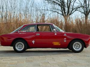 Image 4/50 of Alfa Romeo 2000 GT Veloce (1973)