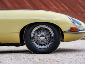 Image 37/38 of Jaguar Type E 3.8 (1963)