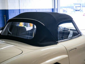 Image 12/29 of Mercedes-Benz 300 SL (1999)