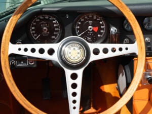 Afbeelding 22/33 van Jaguar E-Type 4.2 (1967)