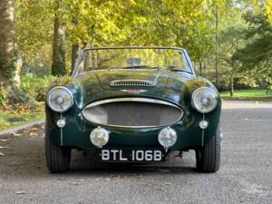 Image 8/50 of Austin-Healey 3000 Mk II (BJ7) (1964)