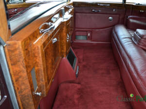 Immagine 36/50 di Rolls-Royce Phantom V James Young (1964)