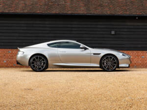 Immagine 2/78 di Aston Martin DB 9 GT &quot;Bond Edition&quot; (2015)