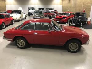 Afbeelding 7/18 van Alfa Romeo Giulia 1600 GT Junior (1975)