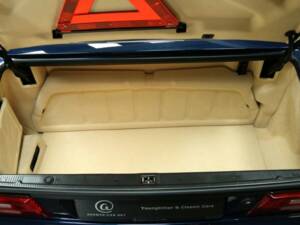 Image 25/30 of Mercedes-Benz SL 500 (2000)