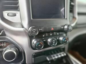 Image 34/62 of Dodge Ram 1500 (2020)