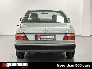 Image 7/15 of Mercedes-Benz 230 CE (1987)