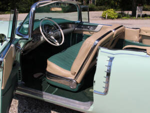 Immagine 24/40 di Cadillac 62 Convertible (1956)