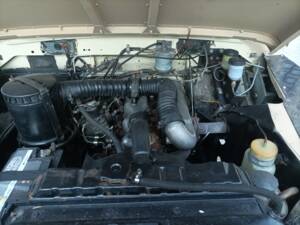 Bild 20/27 von Land Rover 88 (1978)