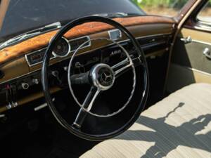 Image 29/50 of Mercedes-Benz 190 SL (1955)