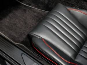 Bild 46/50 von Aston Martin DB 9 GT Volante (2016)
