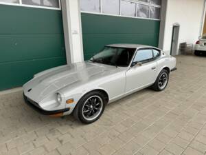 Image 32/34 of Datsun 240 Z (1972)