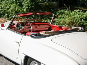 Image 37/50 de Mercedes-Benz 190 SL (1960)