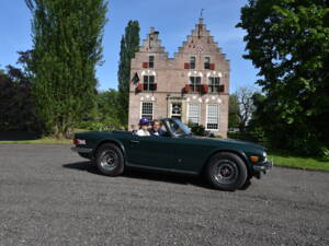 Image 1/13 de Triumph TR 6 (1976)