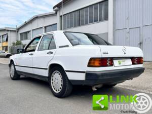 Image 5/10 de Mercedes-Benz 190 (1987)