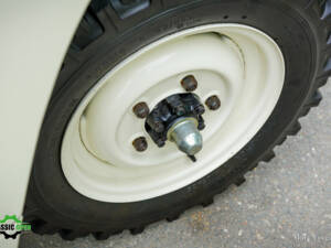 Image 42/55 of Land Rover 88 (1958)