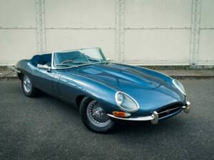 Image 4/55 of Jaguar E-Type 3.8 Flat Floor (1961)