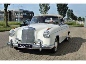 Image 34/35 of Mercedes-Benz 220 SE Cabriolet (1959)