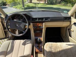 Bild 8/30 von Mercedes-Benz 200 (1987)