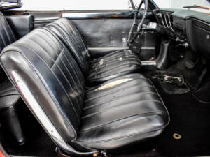 Image 22/50 of Chevrolet Corvair Monza Convertible (1966)
