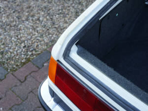 Image 32/50 de BMW 635 CSi (1986)