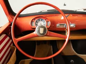 Immagine 26/43 di FIAT 600 &quot;Maggiolina&quot; Francis Lombardi (1957)