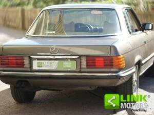 Image 8/10 of Mercedes-Benz 280 SLC (1976)