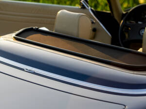 Immagine 14/42 di Mercedes-Benz 300 SL (1986)