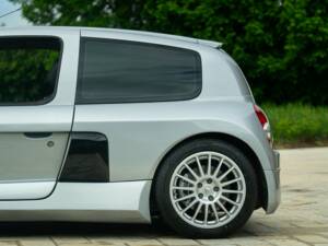 Immagine 30/50 di Renault Clio II V6 (2002)