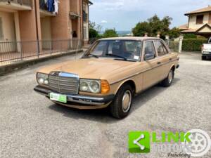 Image 3/10 of Mercedes-Benz 300 D (1978)