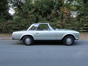 Image 7/23 de Mercedes-Benz 280 SL (1970)