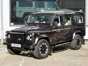 Bild 4/23 von Land Rover Defender 90 Works V8 (2014)